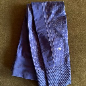 Lululemon Ebb to Street Blue Snake print